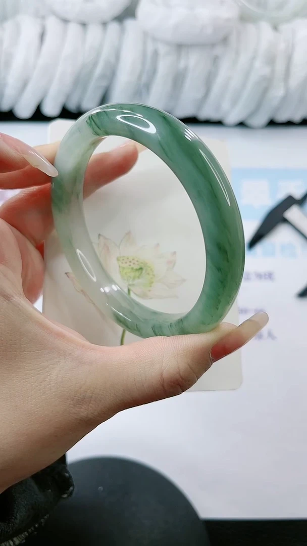 【闪购商品】石英质玉手镯未镶嵌多样性发货S66-64