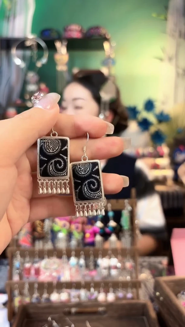 织绣彩云南阁非遗老绣饰品307