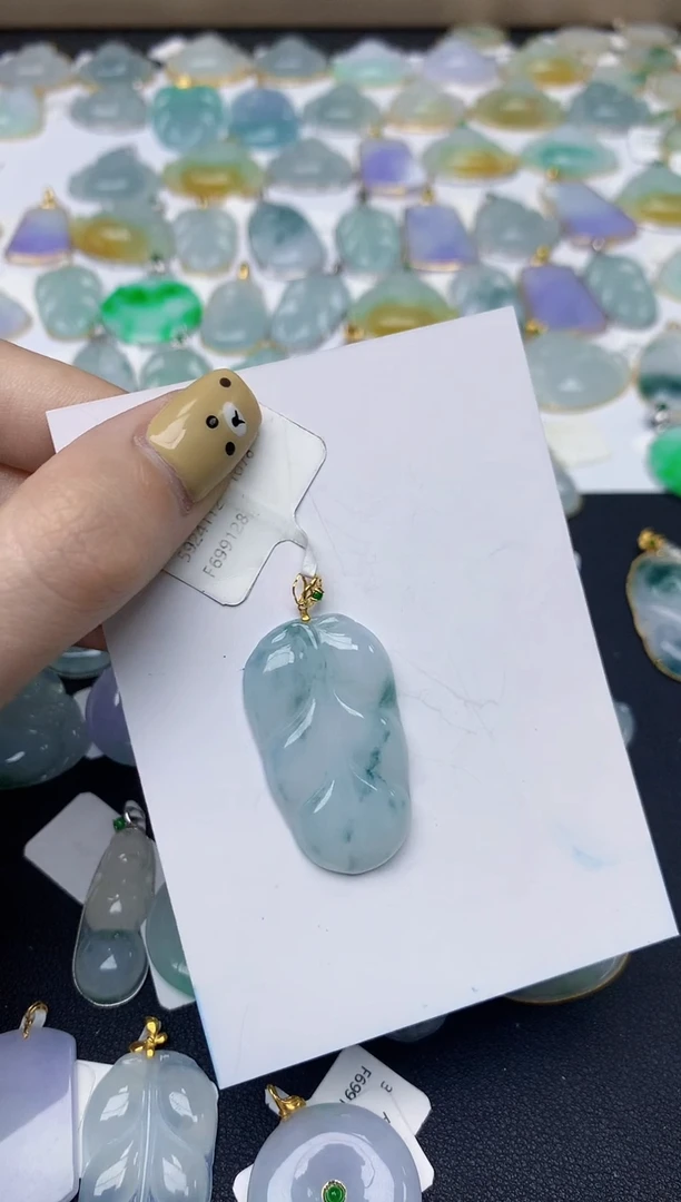 翡翠18K金镶嵌颈饰天然缅甸A货翡翠