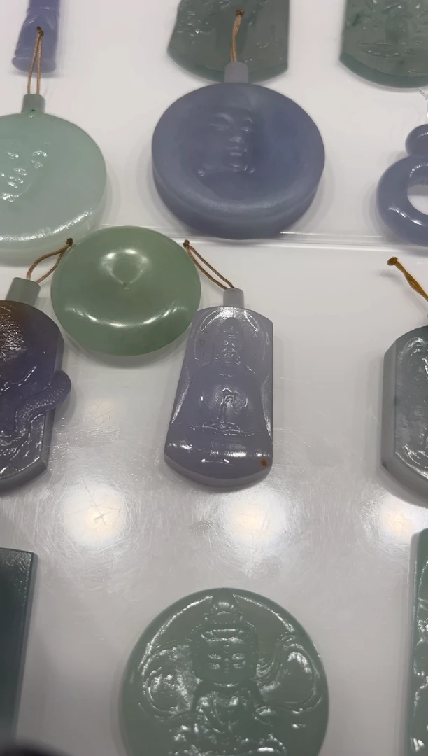 未镶嵌定制翡翠素衣