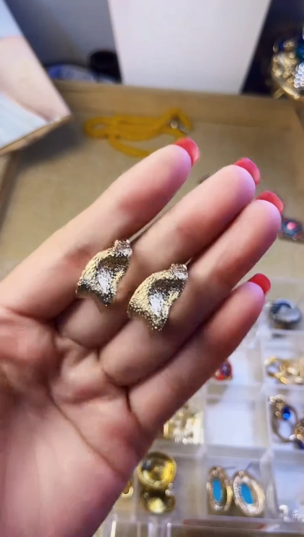 铁合金合金锆石1