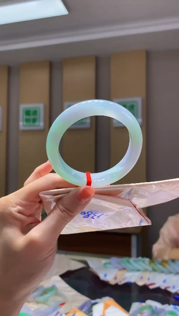 翡翠手镯未镶嵌-Q29 圈口55.5