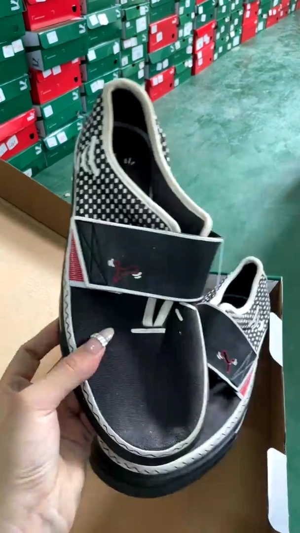 彪马时尚运动休闲鞋39M  Z145