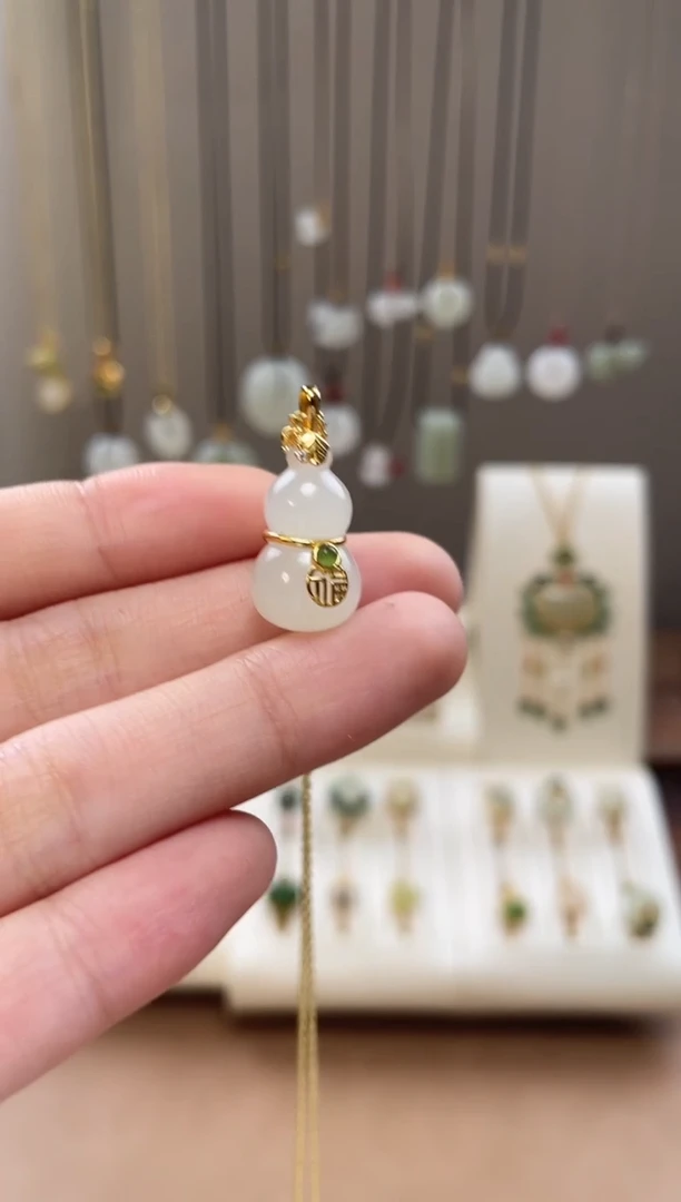 颈饰银S925镶嵌和田玉和田玉吊坠