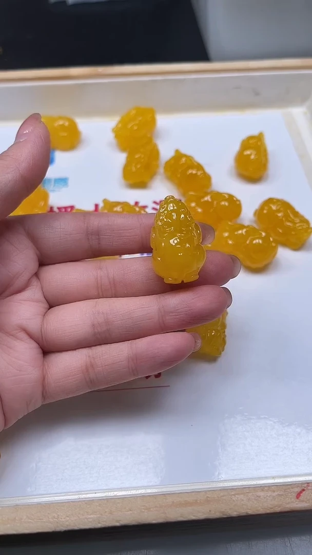 裸石琥珀未镶嵌C503 蜜蜡 皮休（通孔) 1个5元