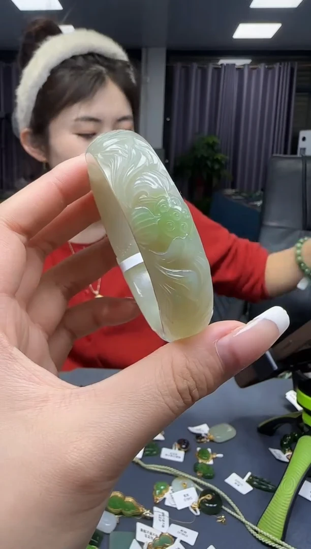 【闪购商品】和田玉手镯未镶嵌53.5