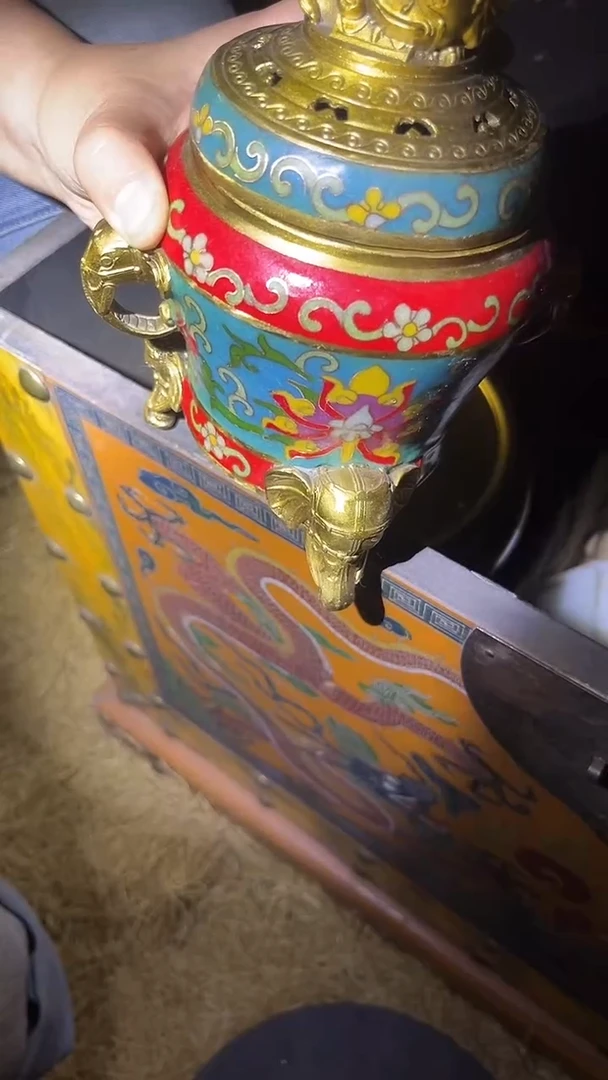 铜器香炉...........