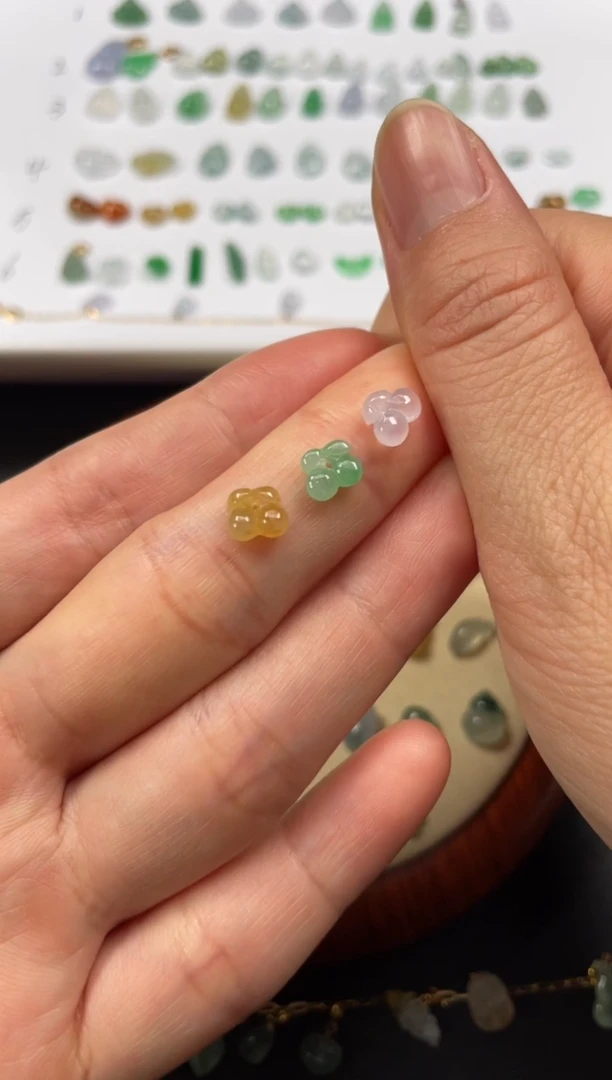 吊坠(不含链)18K金镶嵌翡翠3个JK410