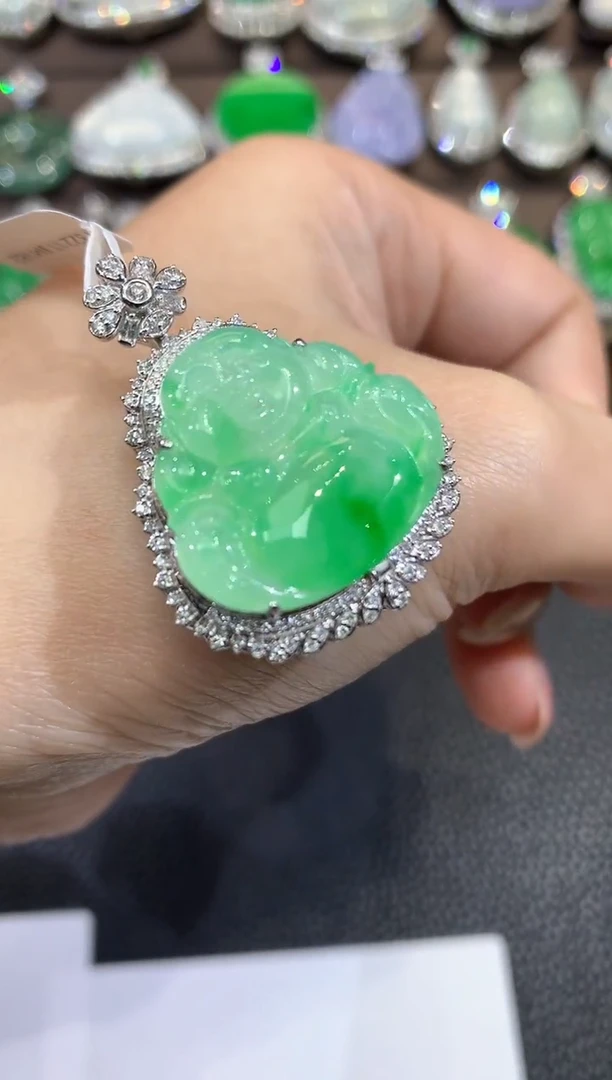 吊坠(不含链)18K金镶嵌翡翠C52