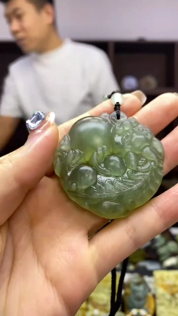 未镶嵌岫玉挂件