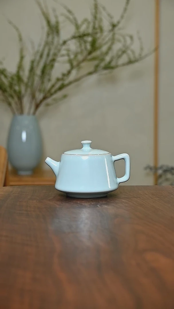 井栏壶 天青 微瑕 朱法喜款