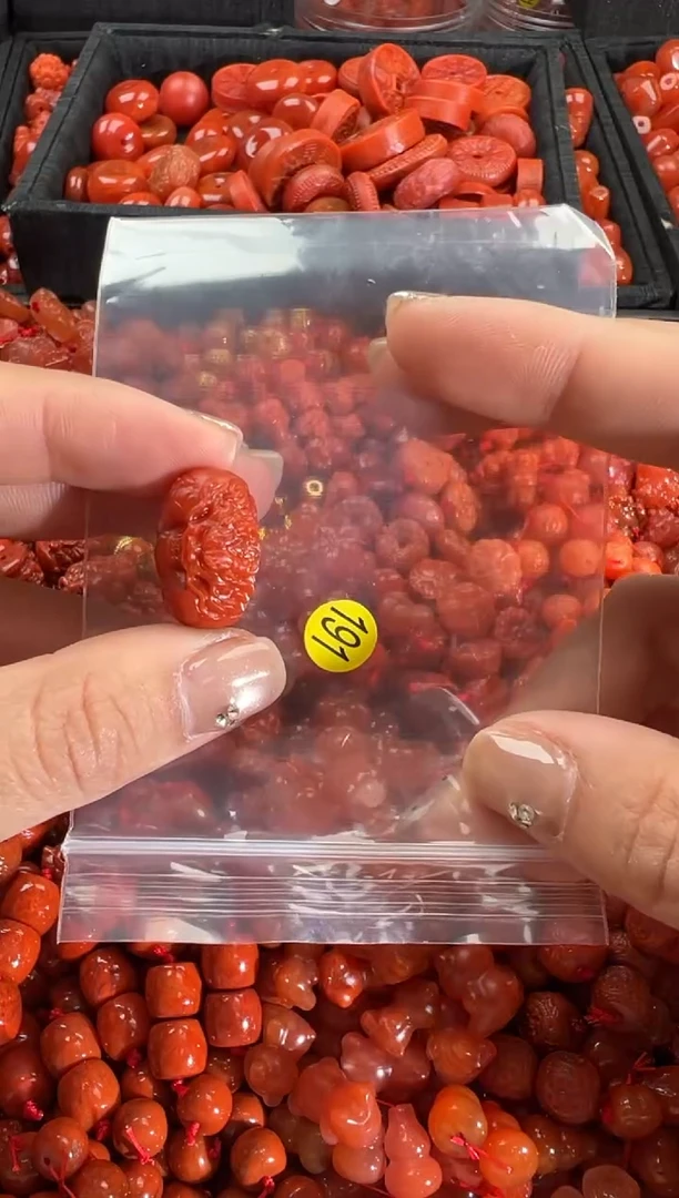 【闪购商品】南红玛瑙颈饰未镶嵌1