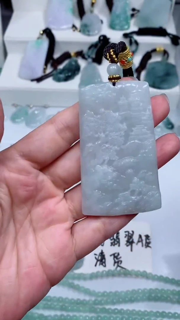 颈饰未镶嵌翡翠吊坠