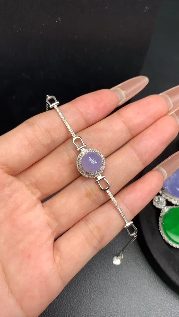 颈饰18K金镶嵌翡翠手链