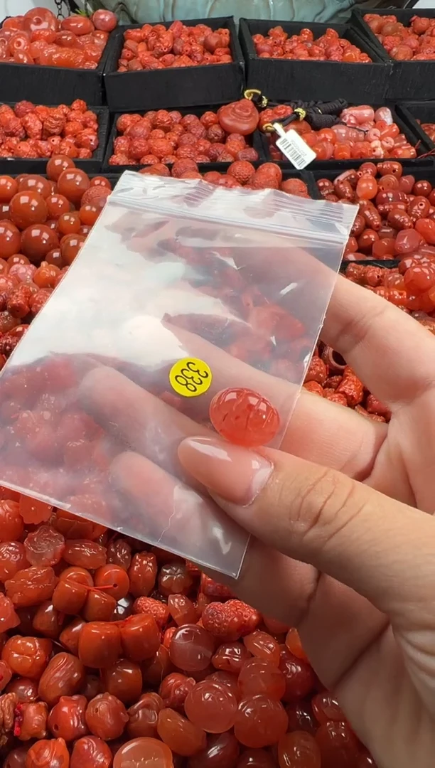 南红玛瑙未镶嵌颈饰11