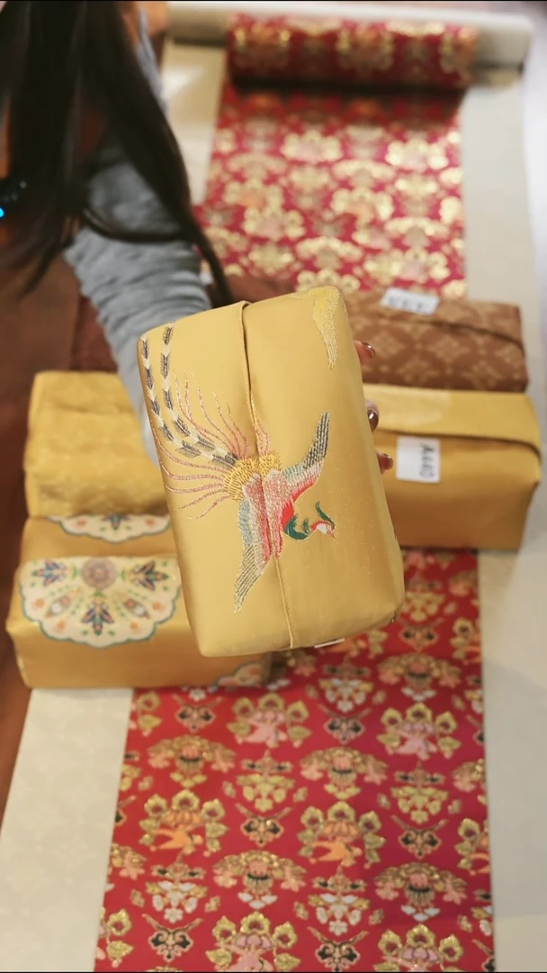 纸巾盒···············