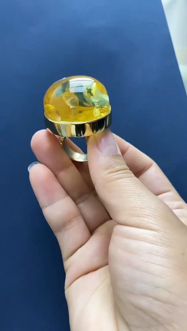 裸石琥珀未镶嵌戒指