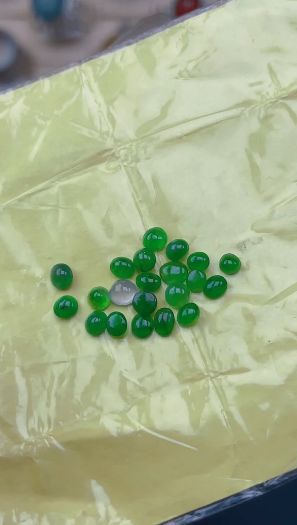 未镶嵌定制翡翠天然翡翠蛋面21