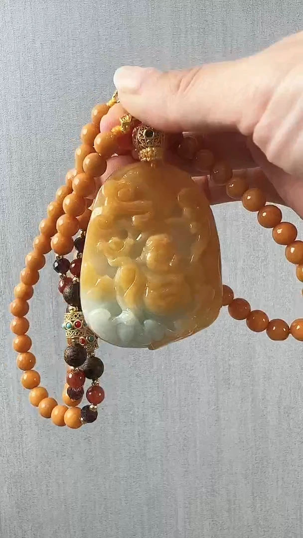 颈饰未镶嵌翡翠佛公