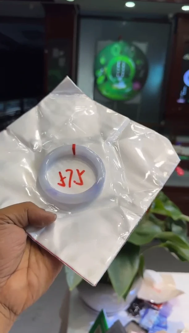 未镶嵌手镯翡翠手镯