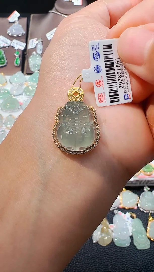 吊坠(不含链)18K金镶嵌翡翠貔貅吊坠1561
