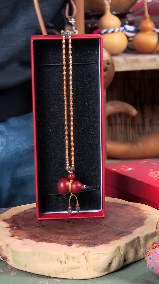 一**何古艺高师傅葫芦脖挂 编号C140