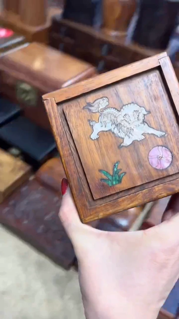 【闪购商品】木狮子滚绣球方机关盒