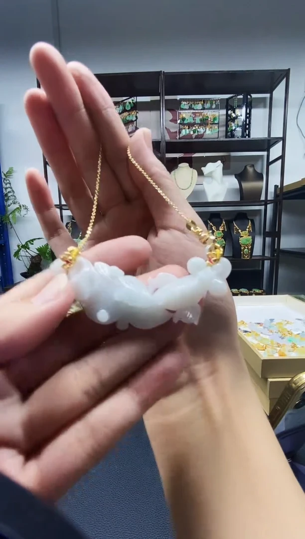 翡翠未镶嵌颈饰翡翠吊坠