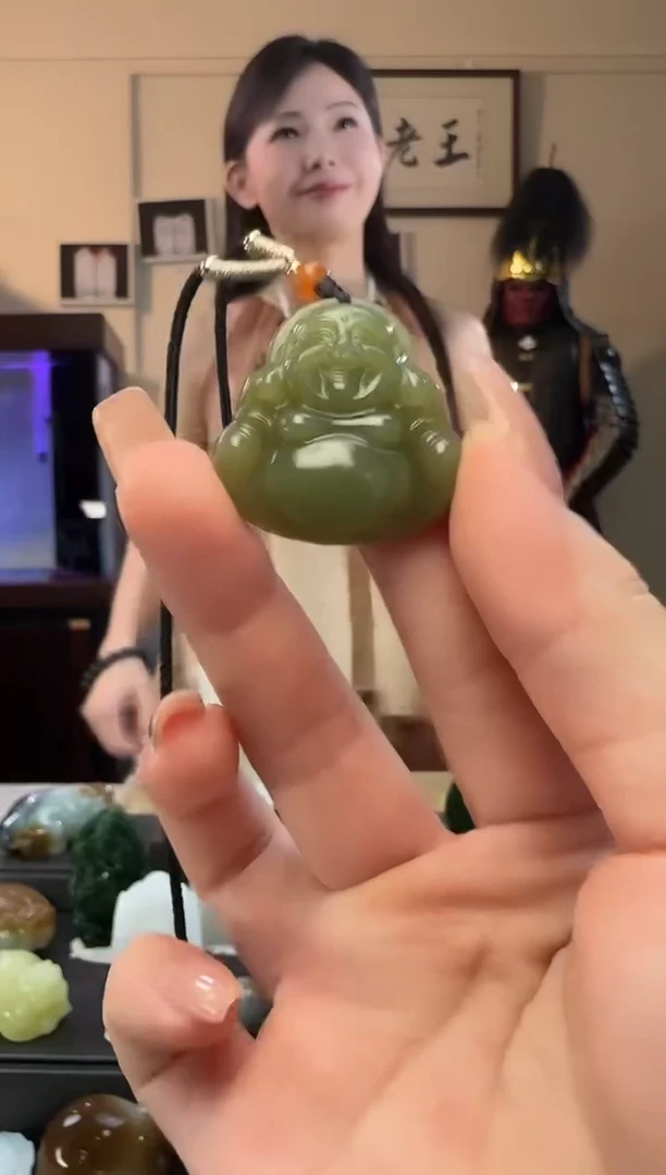 和田玉未镶嵌颈饰青黄口佛公吊坠