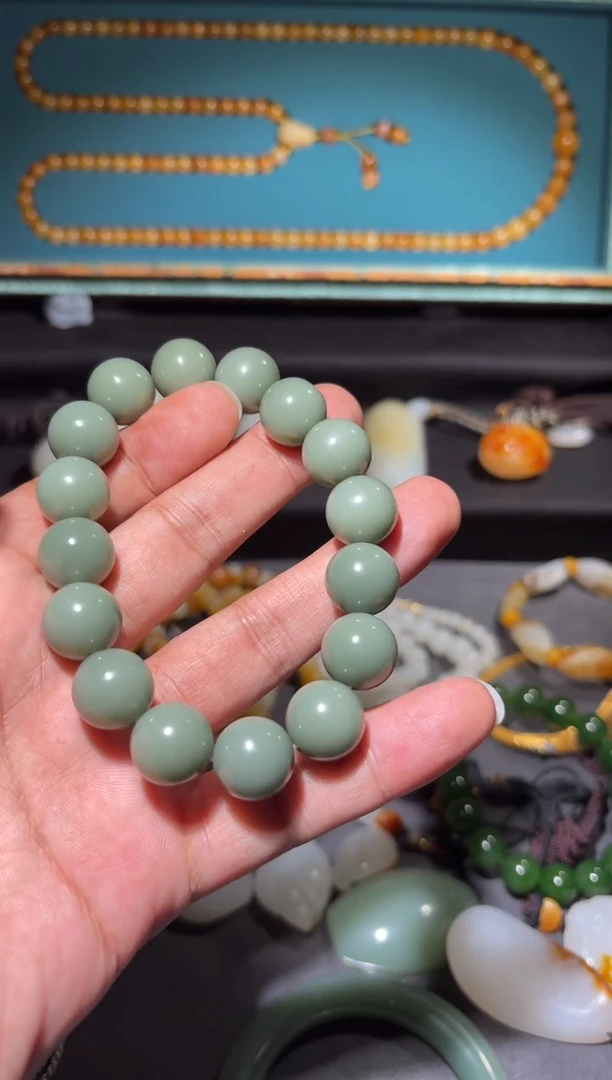 未镶嵌和田玉（碧玉）挂件和田玉