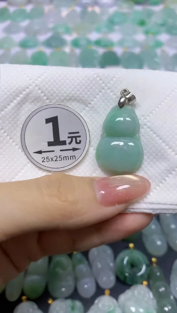 翡翠未镶嵌颈饰天然翡翠A货