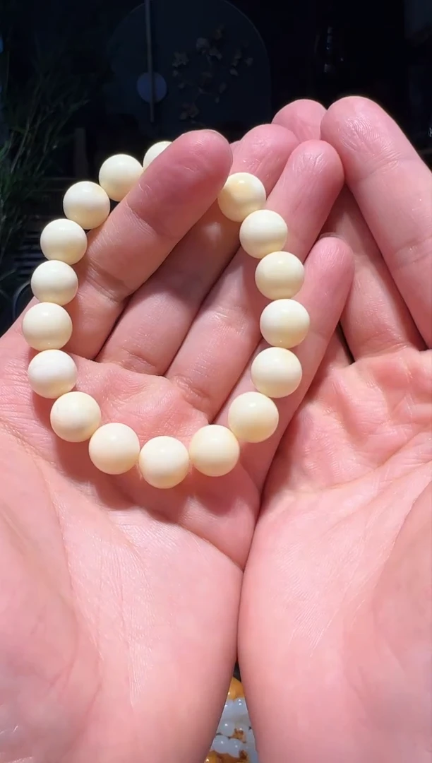 【闪购商品】蜜蜡手串未镶嵌11+(瓷白蜡)