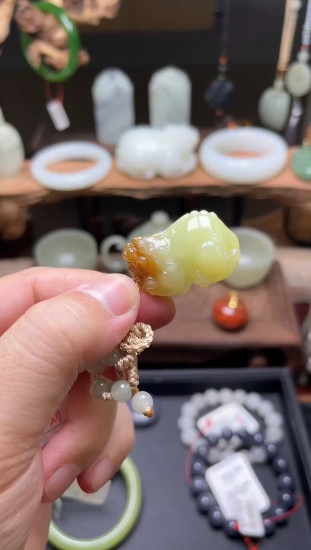 【闪购商品】和田玉吊坠未镶嵌若羌糖黄玉貔貅