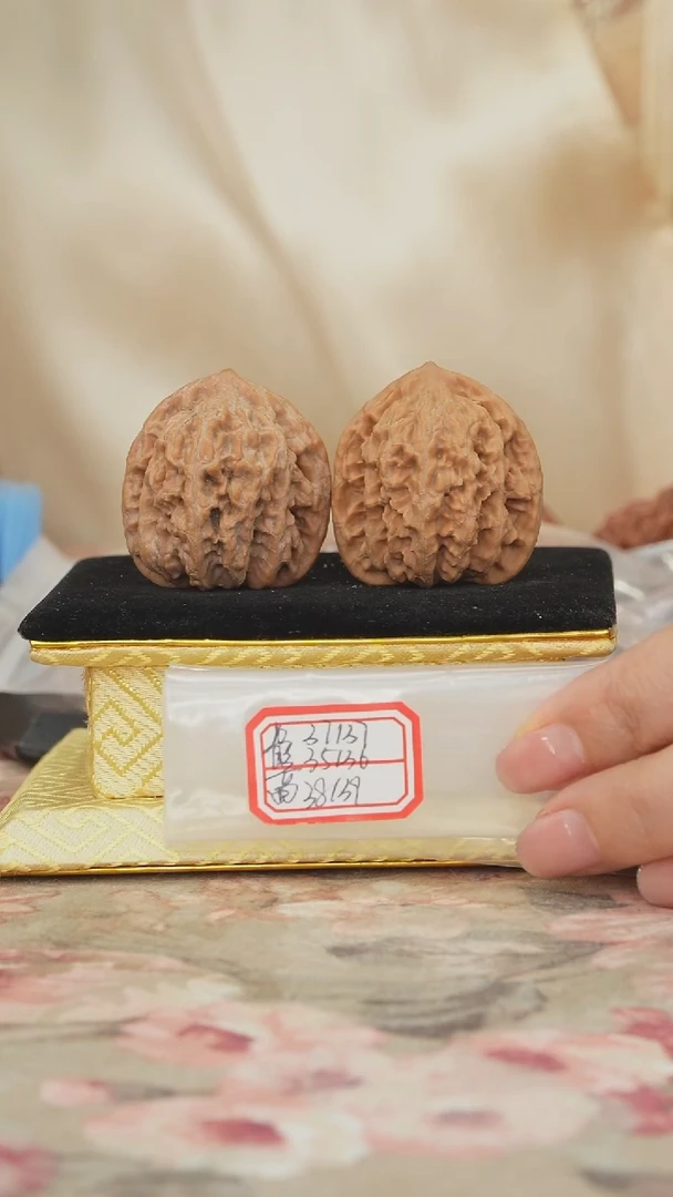把件文玩核桃盘龙虎头