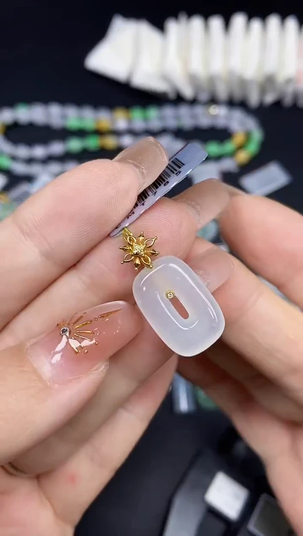 吊坠(不含链)18K金镶嵌翡翠公主扣18K金扣镶嵌@@CMT785