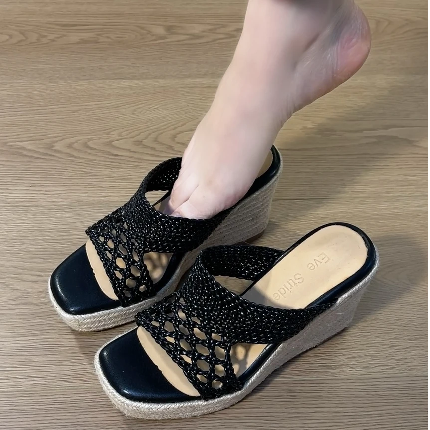 拖鞋2025夏季新款编织镂空舒适简约坡跟露趾拖鞋百搭时尚气质女款