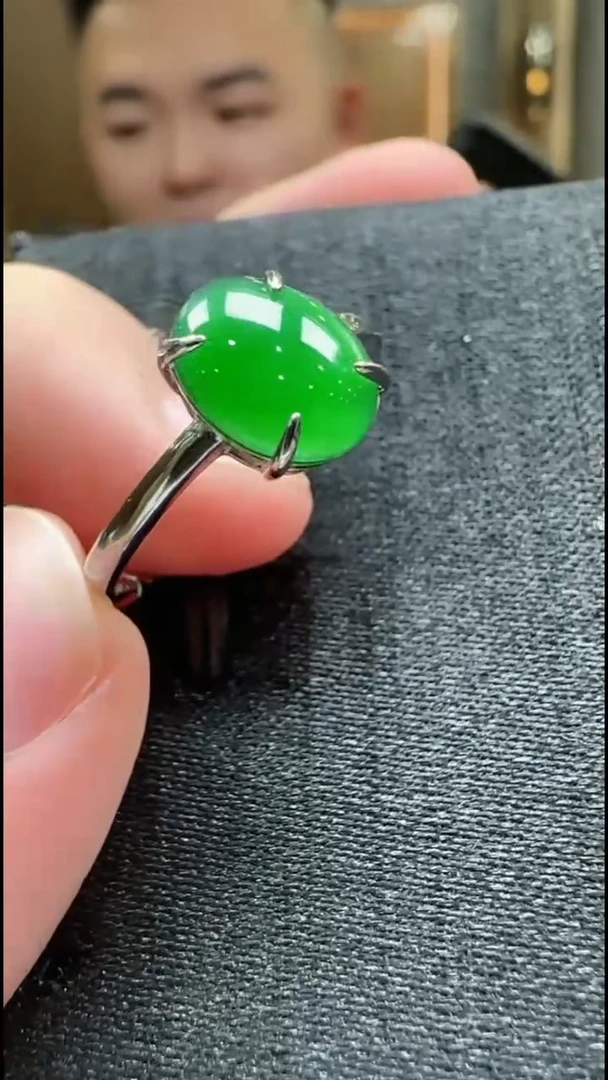 银S925镶嵌戒指翡翠天然翡翠A货多样性发其一