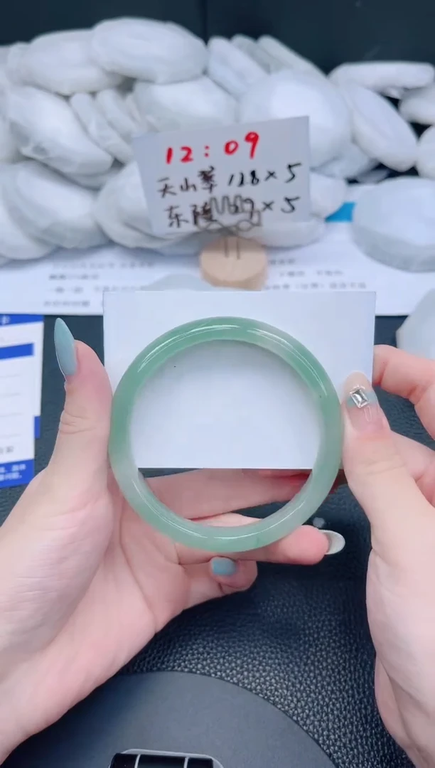 未镶嵌手镯石英质玉12-63