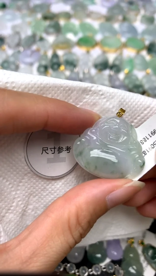 颈饰18K金镶嵌翡翠天然A货翡翠