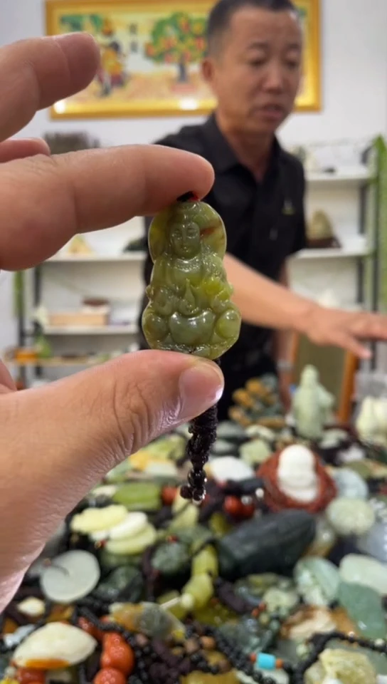 未镶嵌岫玉吊坠