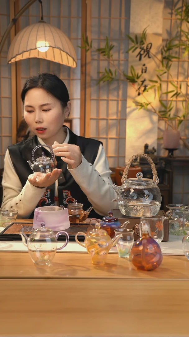 【闪购商品】紫色把手玻璃提梁壶
