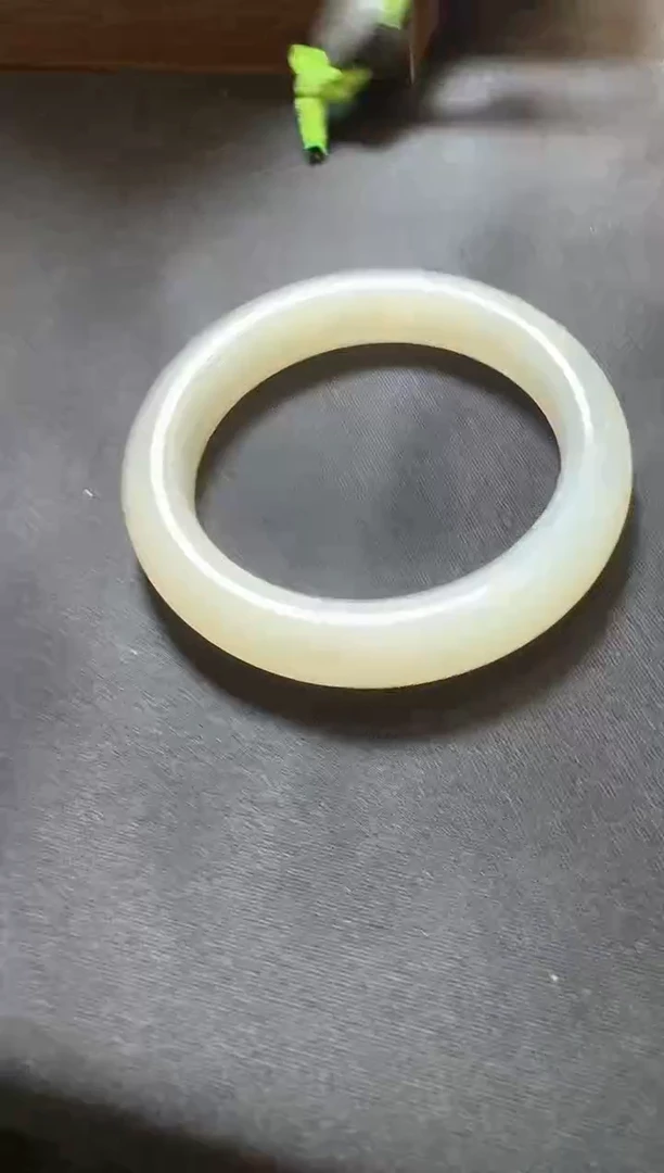 吊坠(不含链)未镶嵌和田玉手镯