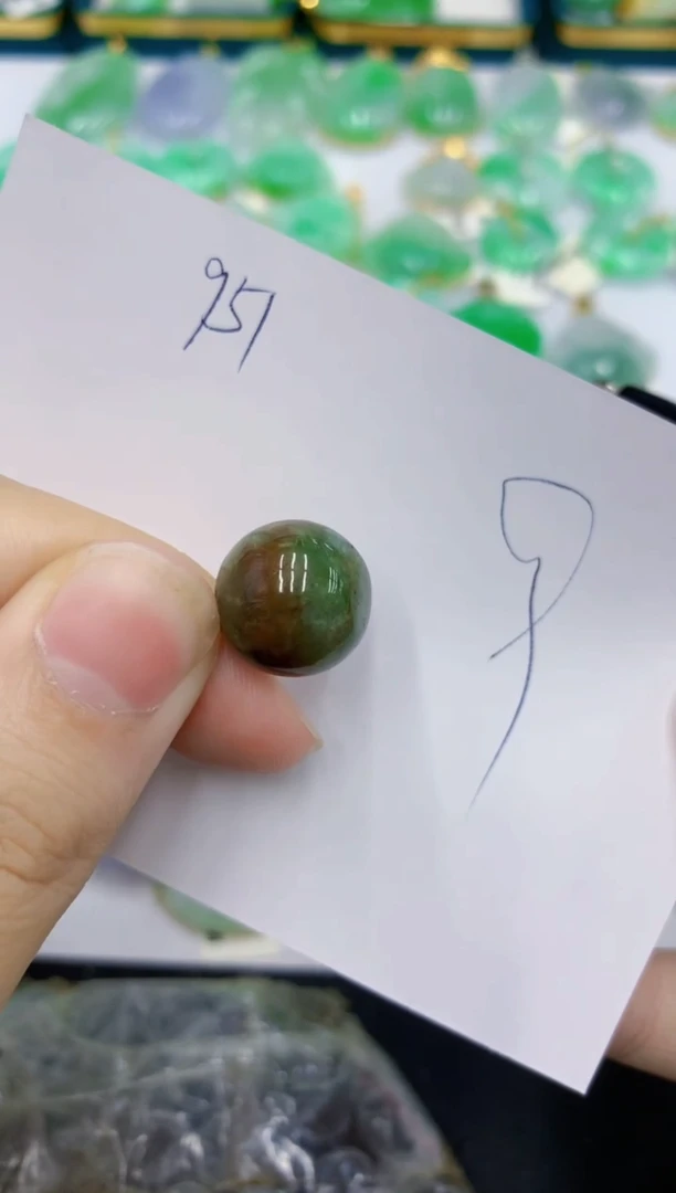颈饰未镶嵌翡翠 翡翠
