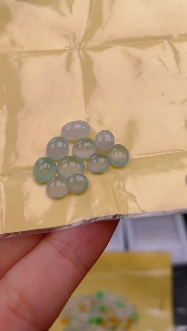 裸石翡翠天然翡翠蛋面80