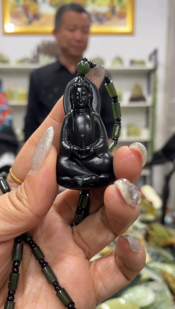 岫玉未镶嵌吊坠