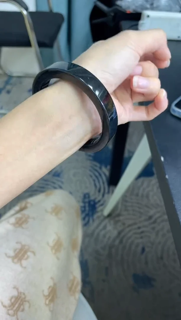 未镶嵌手镯定制翡翠兜****?手镯