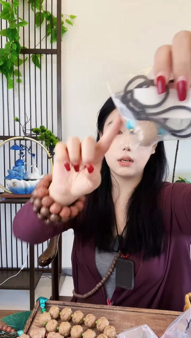 泥塑镶铜管蜜韵龙涎金箔脖挂款2.0