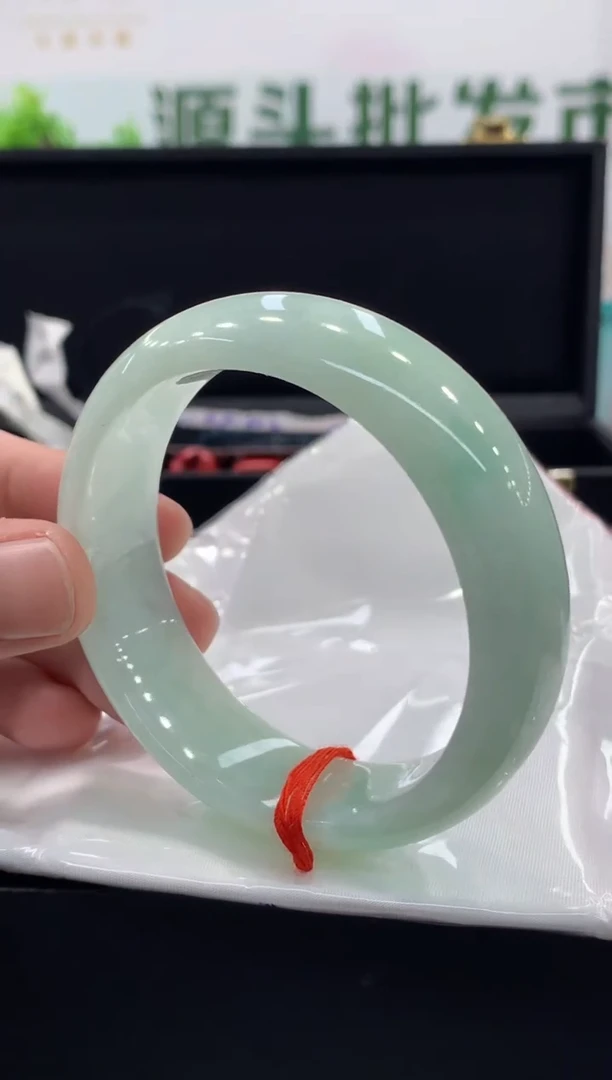 未镶嵌手镯翡翠手镯