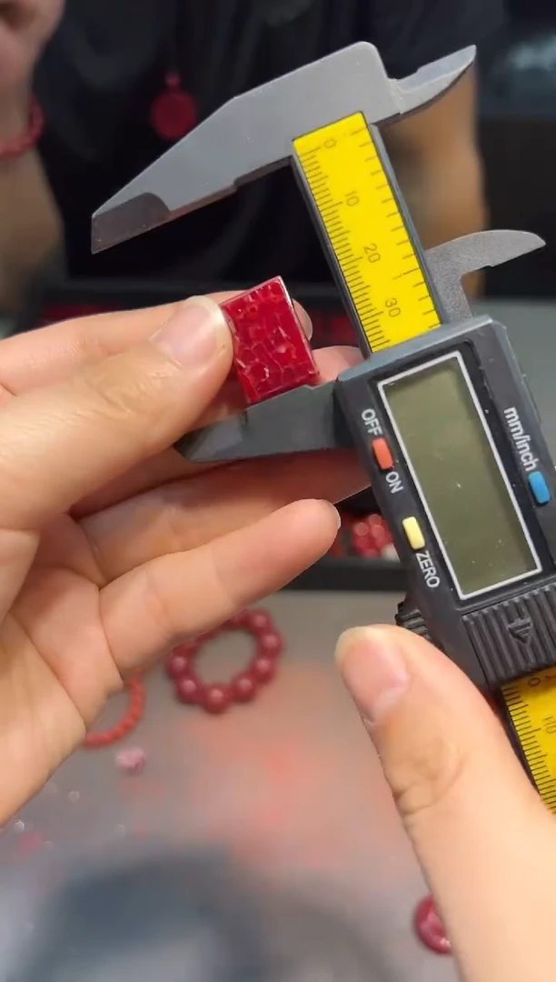 天然辰砂晶体砂小方糖无事牌