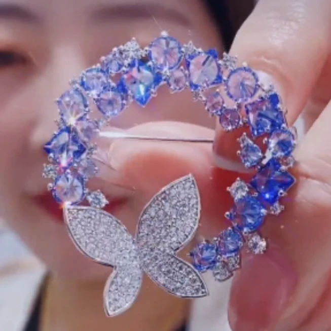 kasiya/卡思雅 铜合金仿水晶胸针 新款精致花环胸针搭薄裙